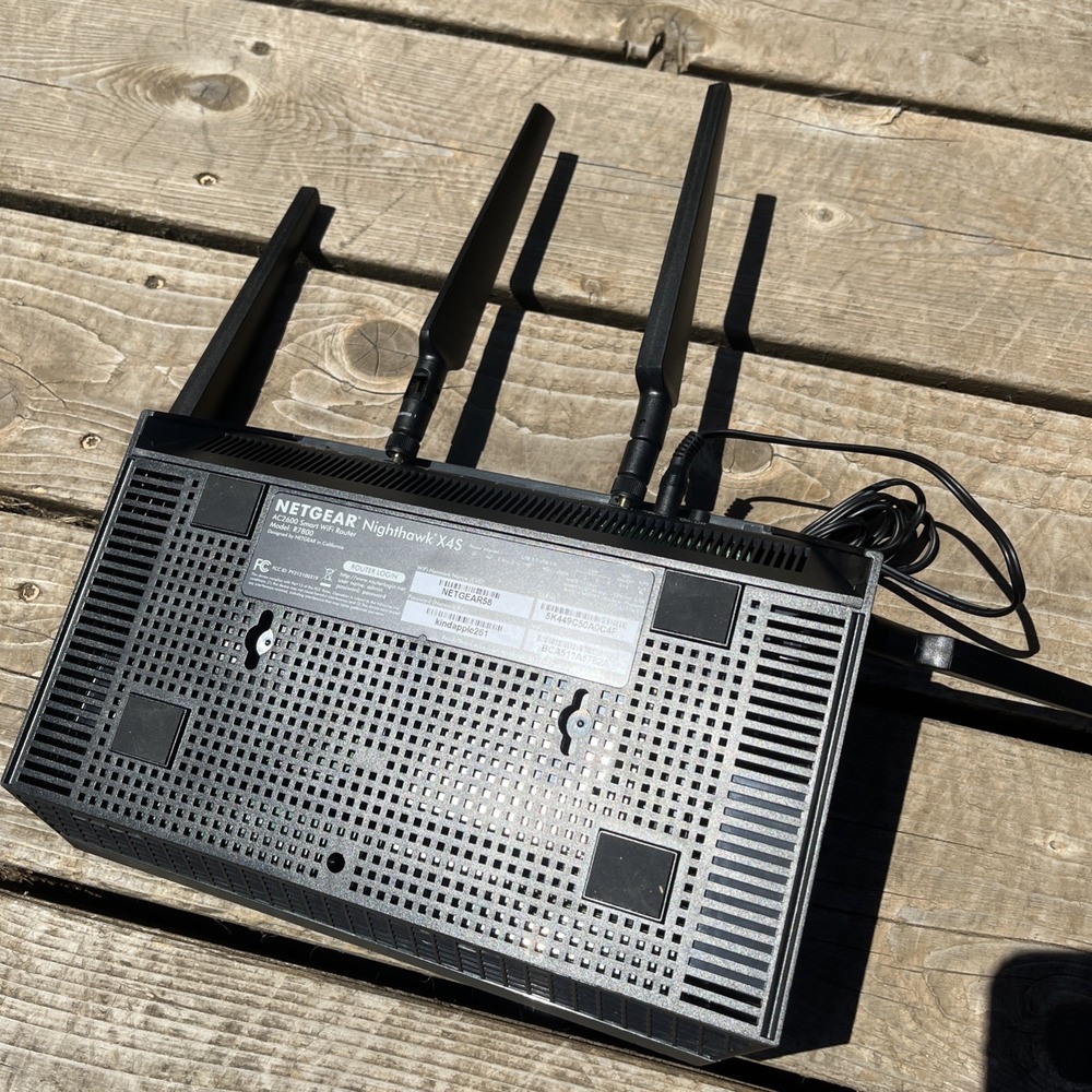 NETGEAR Nighthawk X4S Smart WiFi Router Black, AC2600 model R7800 - Picture 6 of 9
